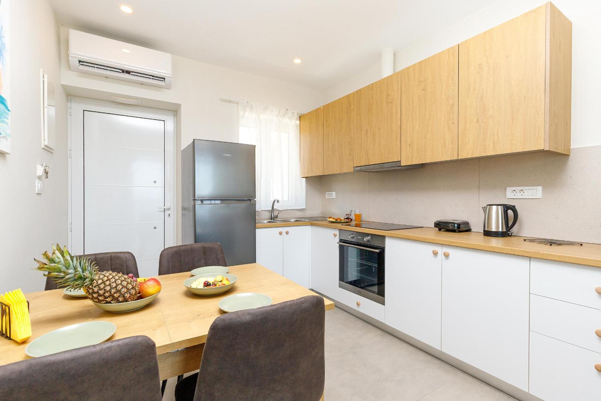 Meli Apartments Paleochora Екстериор снимка