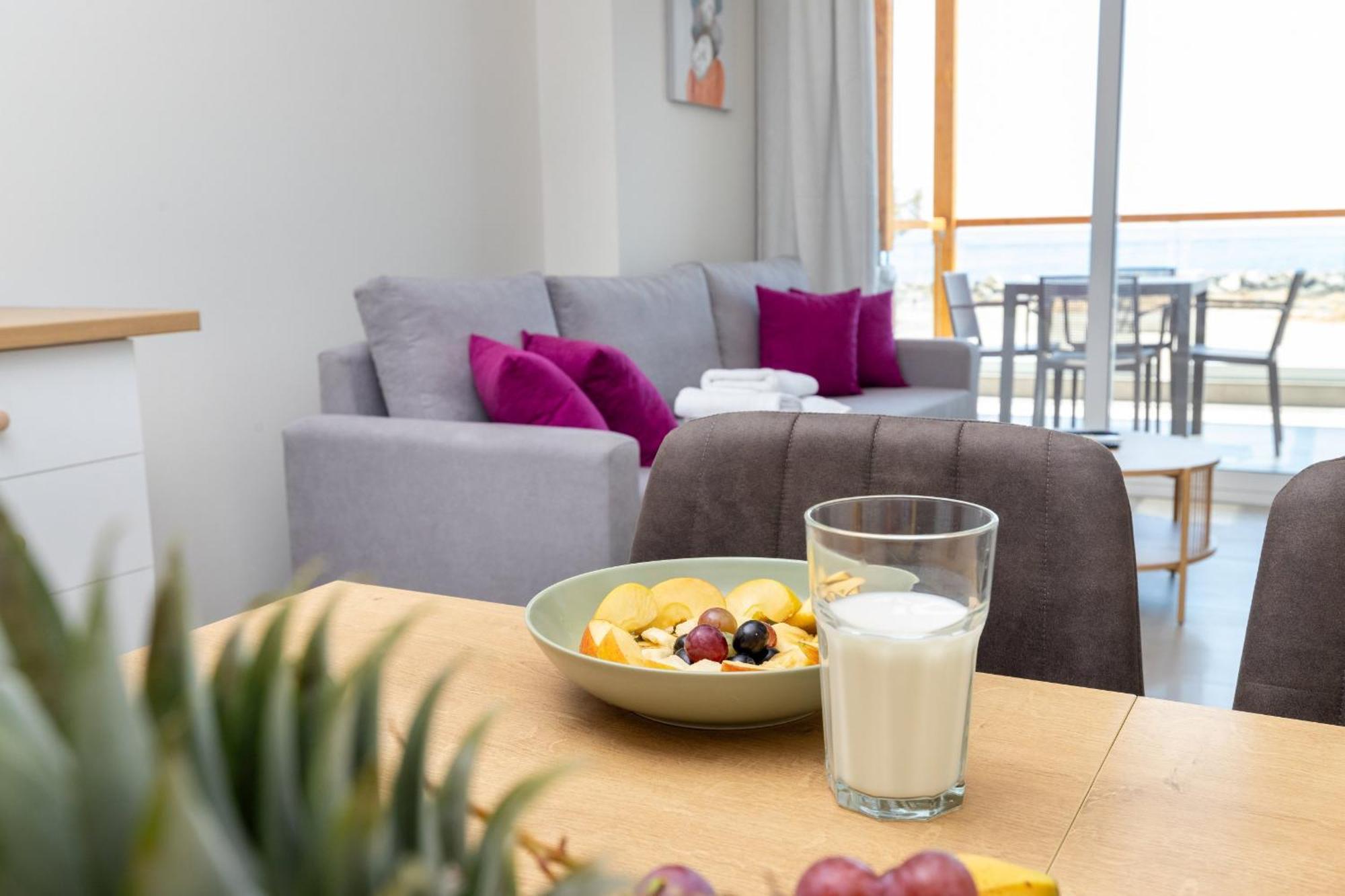 Meli Apartments Paleochora Екстериор снимка