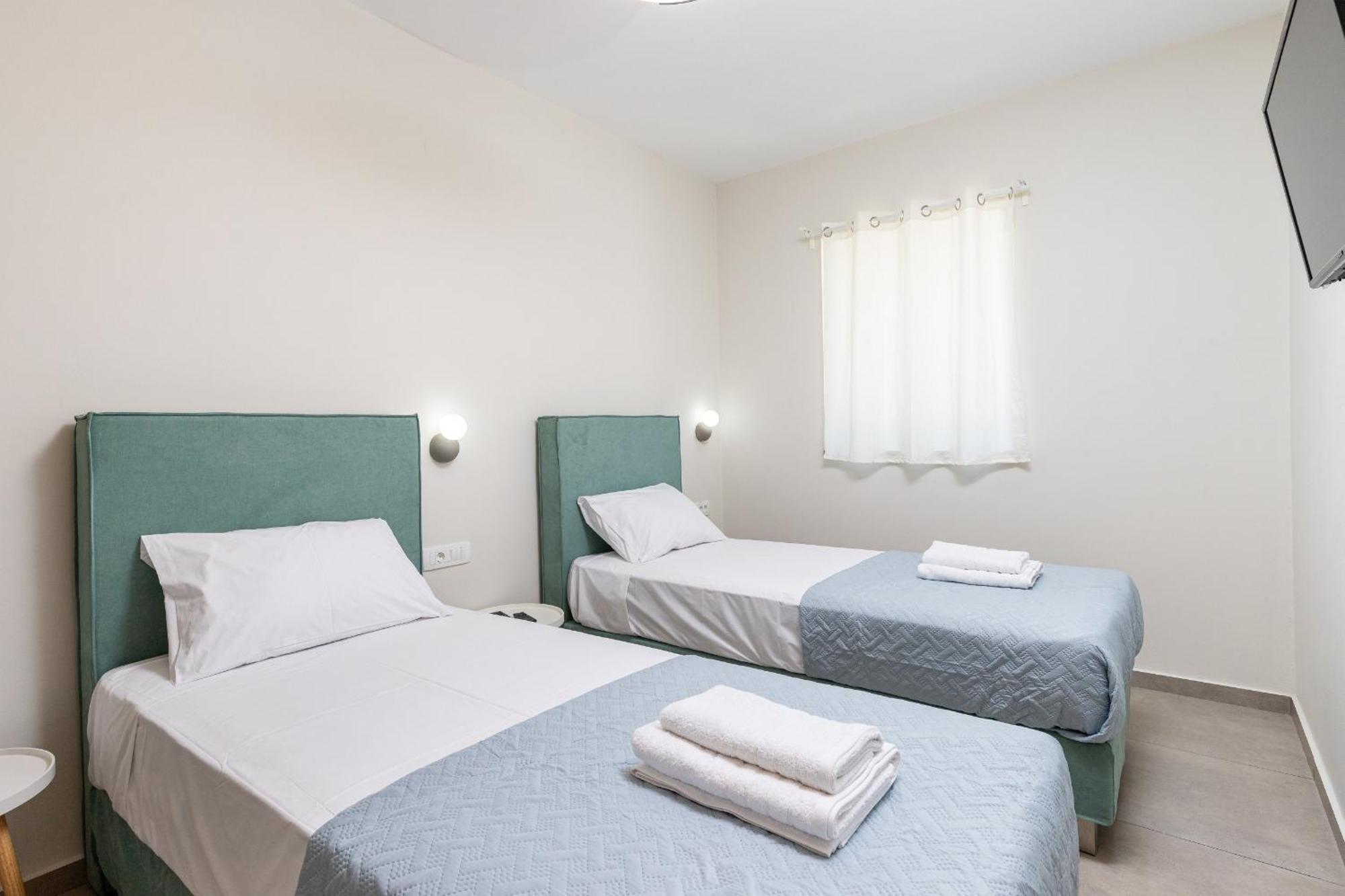 Meli Apartments Paleochora Екстериор снимка