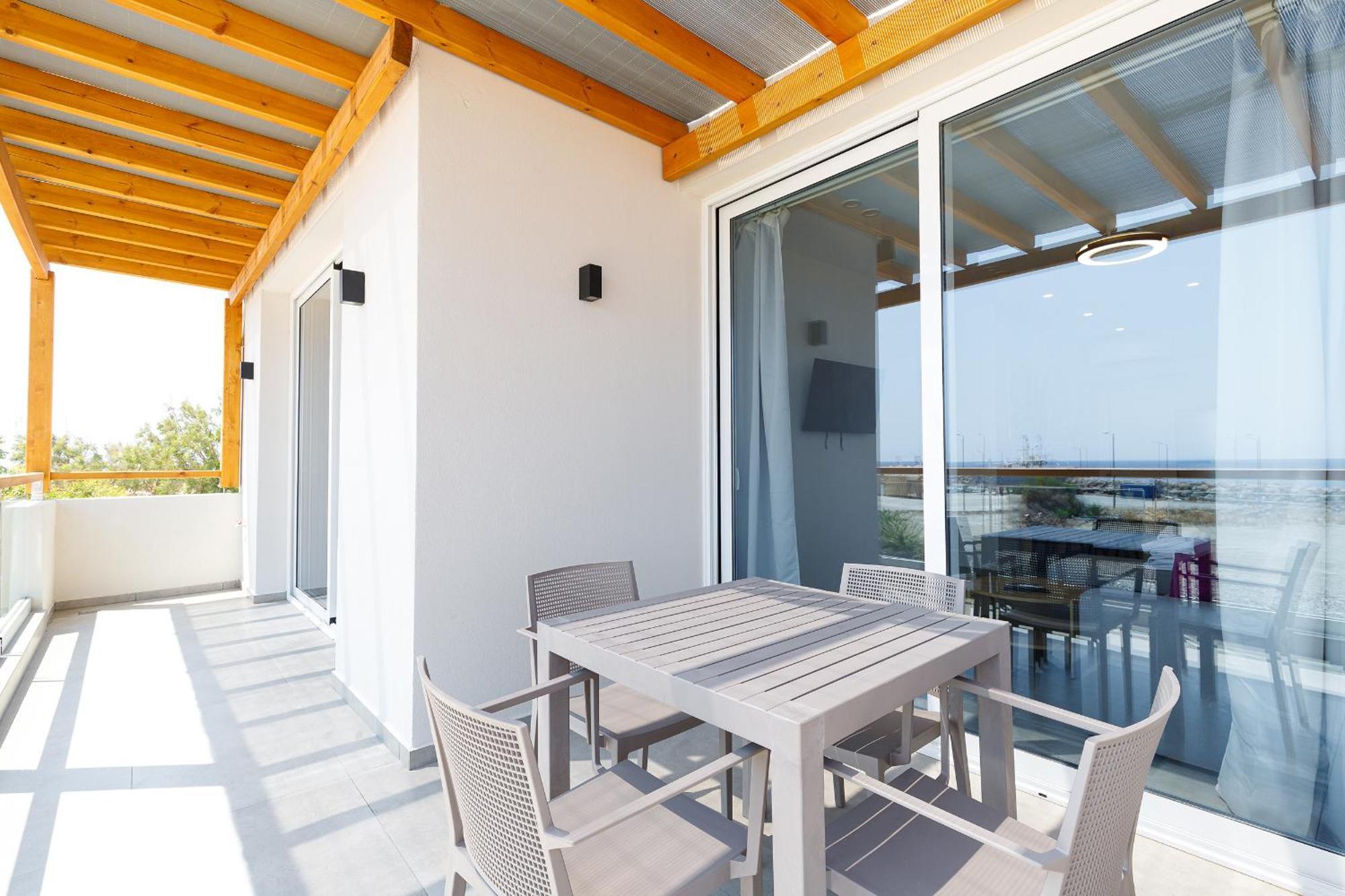 Meli Apartments Paleochora Екстериор снимка