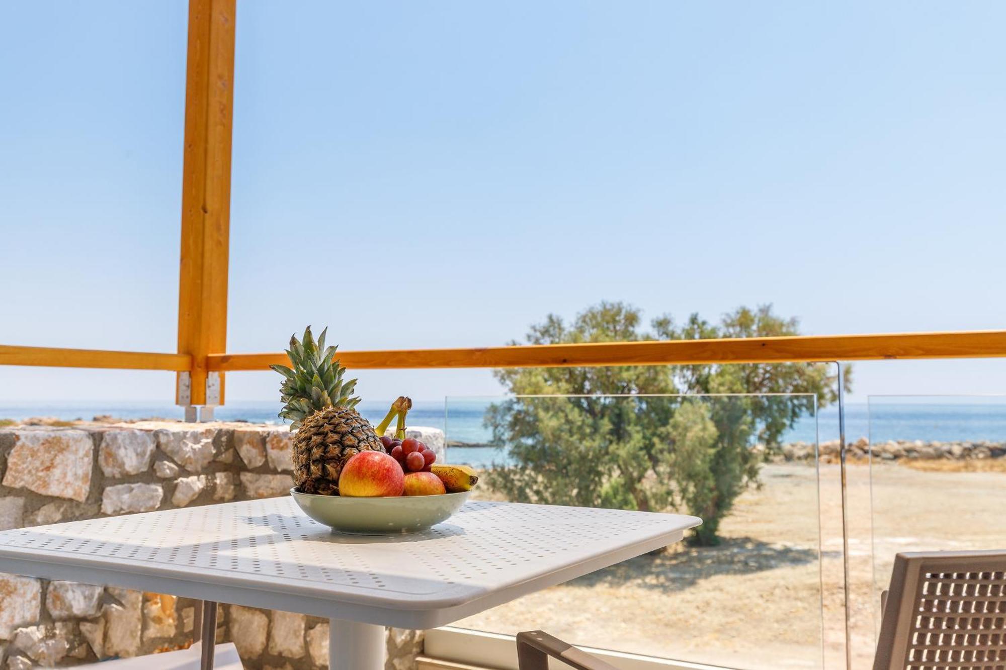 Meli Apartments Paleochora Екстериор снимка